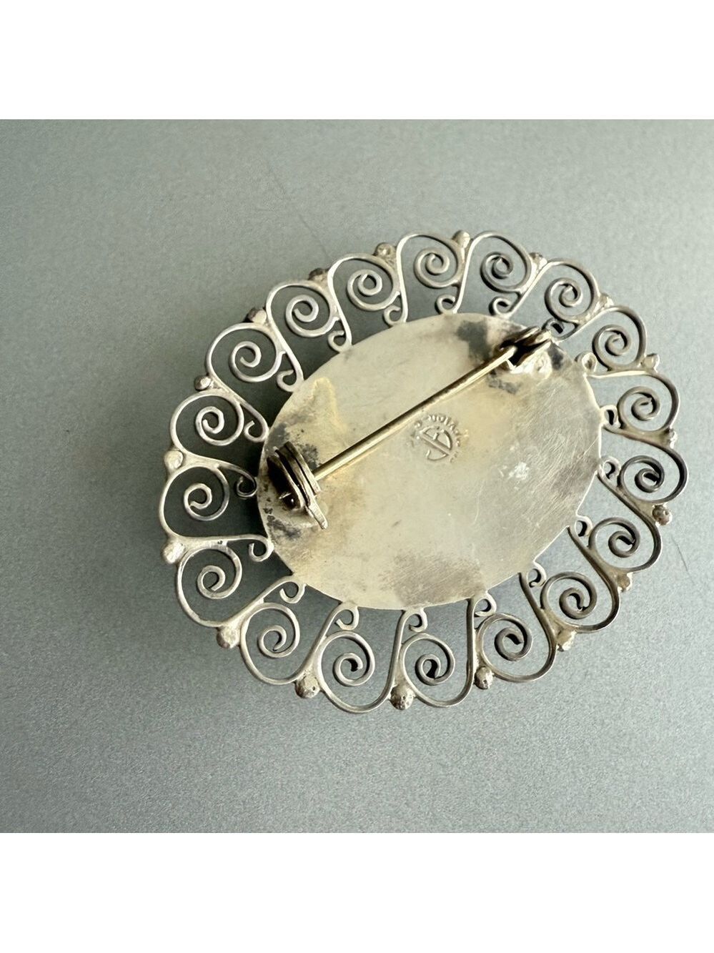 Large Vintage Mexican Green Onyx Filigree Sterling Silver Brooch JE Sign… - Picture 5 of 6